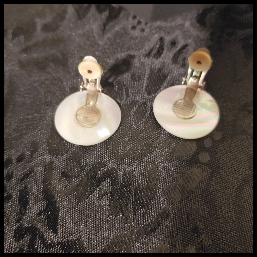 Vintage Mother of Pearl Clip Earrings - Picture 3 of 5